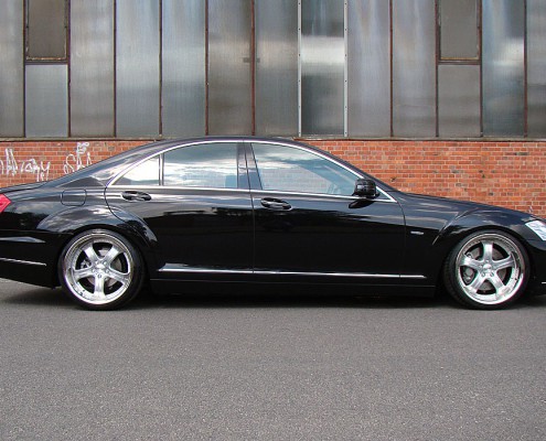 W221 V221 S-Klasse Mercedes Tuning AMG Bodykit Felgen Auspuff Spurverbreiterung Carbon
