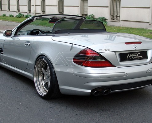 R230 SL Roadster Mercedes Tuning AMG Bodykit Felgen Auspuff Spurverbreiterung Carbon