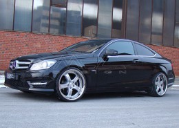 W204 C204 S204 C-Klasse Mercedes Tuning AMG Bodykit Felgen Auspuff Spurverbreiterung Carbon