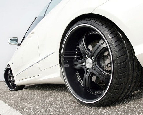 E350CDI with mecxtremeIII 1pc. Wheel Full Matt Black Edition and Exhaust