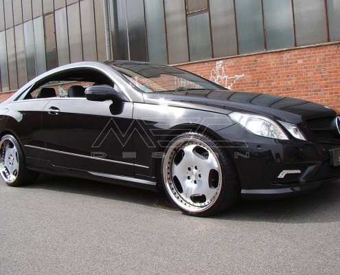 C207 A207 Mercedes Tuning AMG Bodykit Felgen Auspuff Spurverbreiterung Carbon