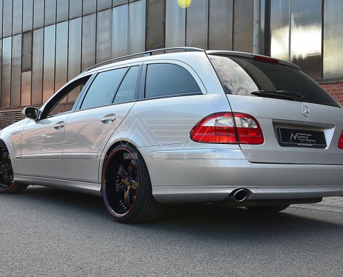 W211 S211 E-Klasse Mercedes Tuning AMG Bodykit Felgen Auspuff Spurverbreiterung Carbon