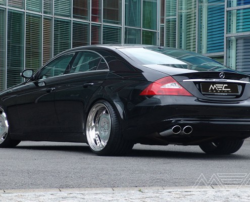 W219 CLS Tuning AMG Bodykit Felgen Auspuff Spurverbreiterung Carbon