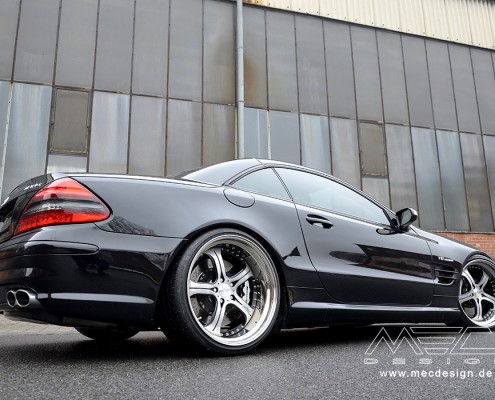 R230 SL Roadster Mercedes Tuning AMG Bodykit Felgen Auspuff Spurverbreiterung Carbon