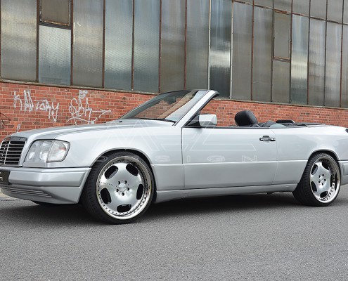 W124 Mercedes Tuning AMG Bodykit Felgen Auspuff Spurverbreiterung Carbon