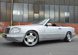W124 Mercedes Tuning AMG Bodykit Felgen Auspuff Spurverbreiterung Carbon