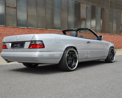 W124 Mercedes Tuning AMG Bodykit Felgen Auspuff Spurverbreiterung Carbon