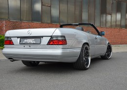 W124 Mercedes Tuning AMG Bodykit Felgen Auspuff Spurverbreiterung Carbon