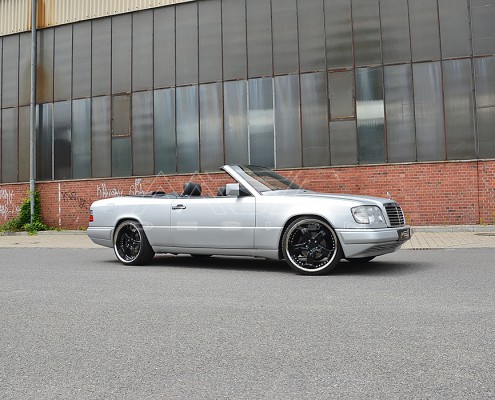 W124 Mercedes Tuning AMG Bodykit Felgen Auspuff Spurverbreiterung Carbon