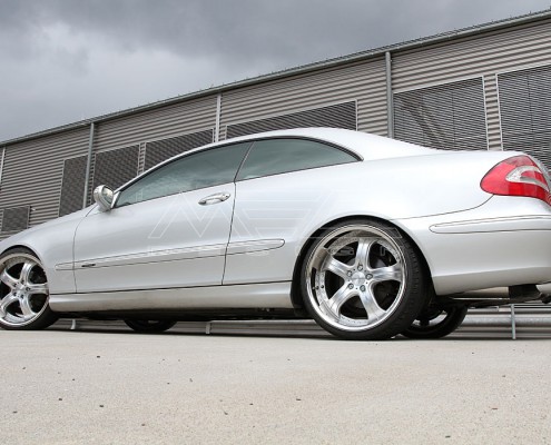 W209 A209 CLK Mercedes Tuning AMG Bodykit Wheels Exhaust Spacer Carbon