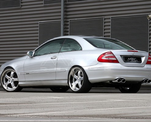 W209 A209 CLK Mercedes Tuning AMG Bodykit Felgen Auspuff Spurverbreiterung Carbon