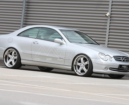 W209 A209 CLK Mercedes Tuning AMG Bodykit Felgen Auspuff Spurverbreiterung Carbon