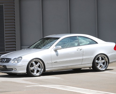 W209 A209 CLK Mercedes Tuning AMG Bodykit Felgen Auspuff Spurverbreiterung Carbon