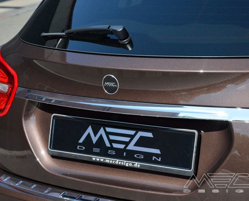 X156 GLA Mercedes Tuning AMG Bodykit Felgen Auspuff Spurverbreiterung Carbon