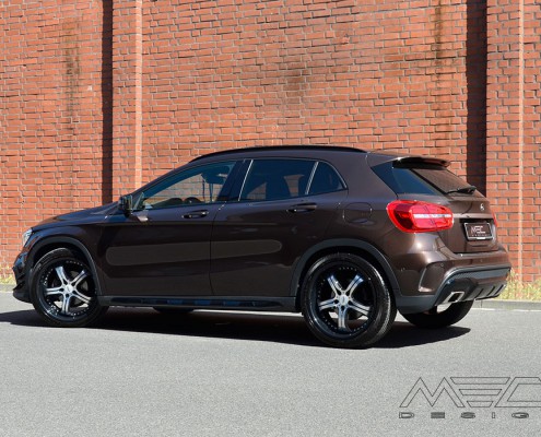 X156 GLA Mercedes Tuning AMG Bodykit Felgen Auspuff Spurverbreiterung Carbon