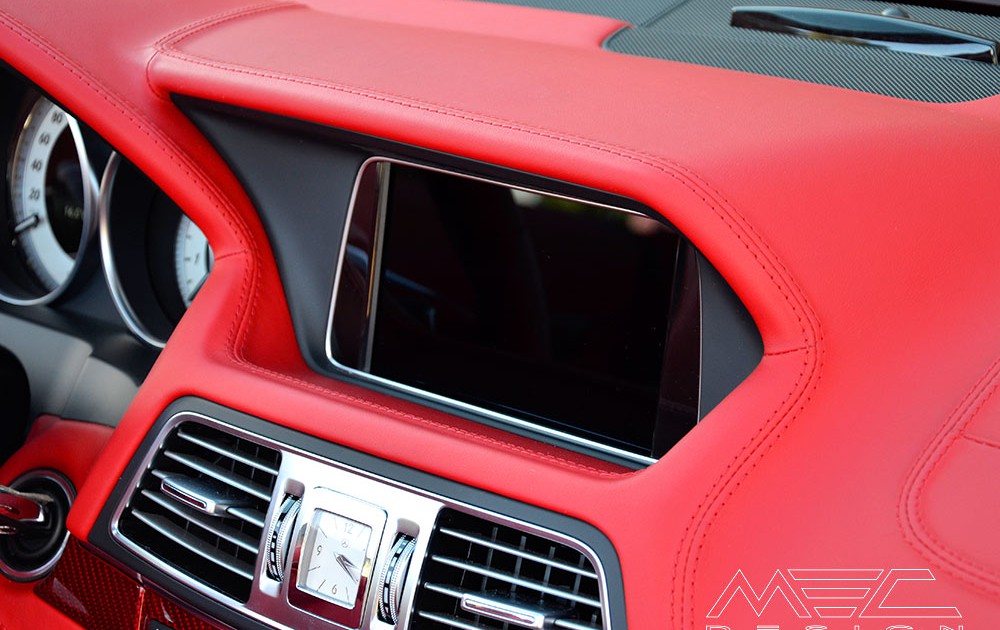 C207 A207 Mercedes Tuning AMG Interieur Carbon Leder